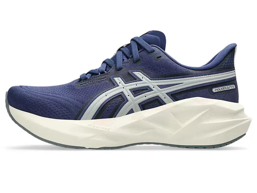 novablast 5 asics track club
